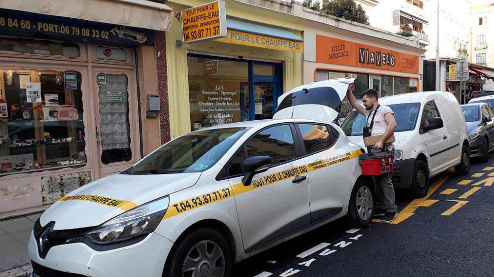Voiture de Tout pour le chauffe-eau
